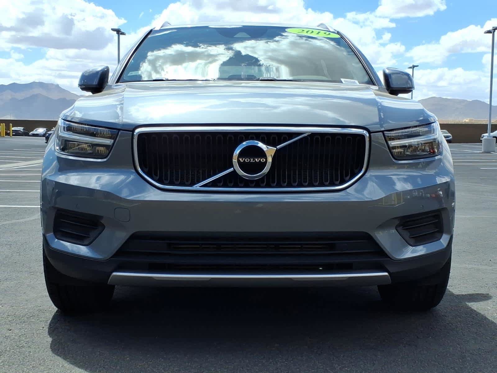 Used 2019 Volvo XC40 T5 Momentum AWD/4WD image 2