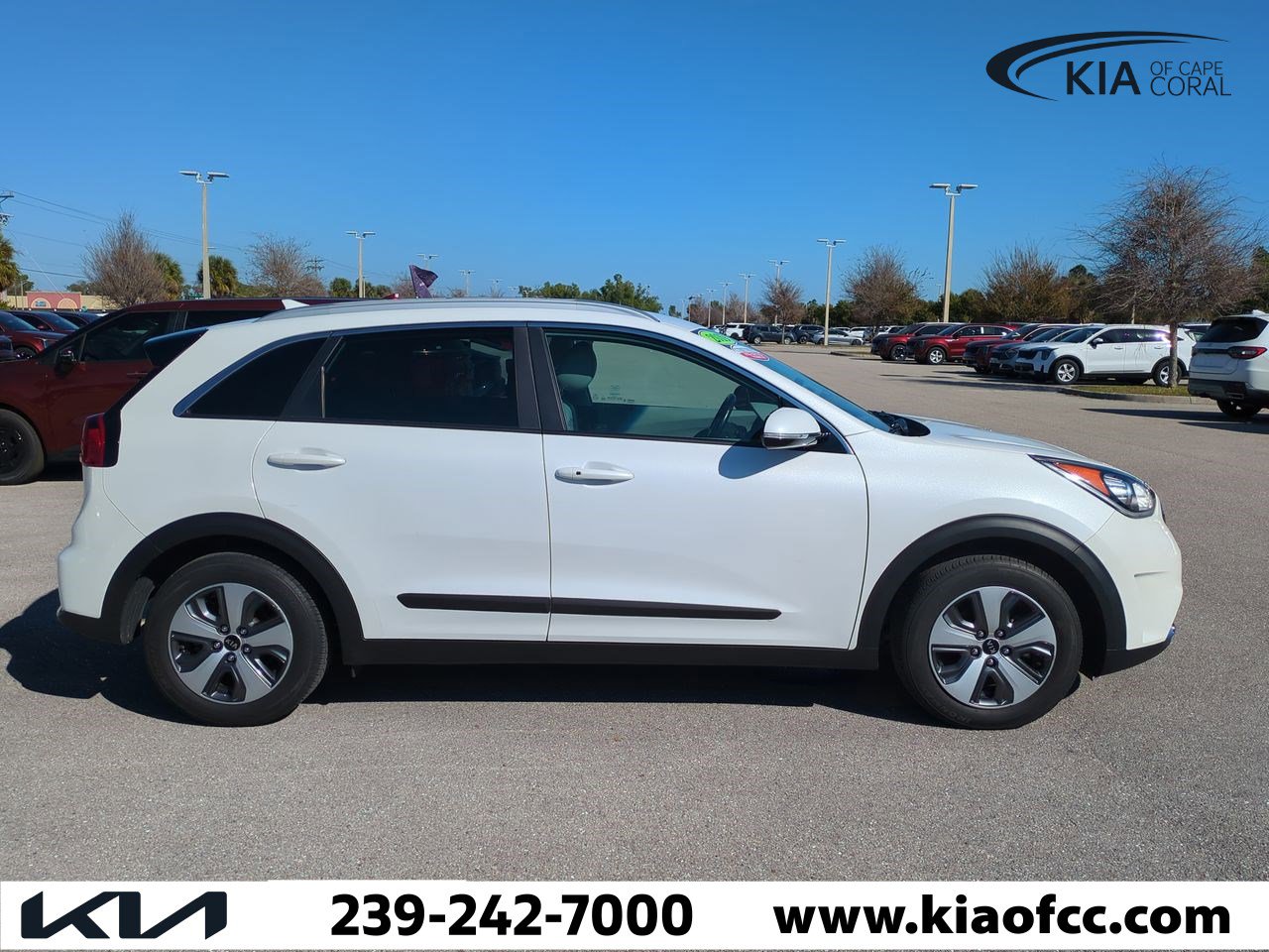 Used 2019 Kia Niro EX image 4