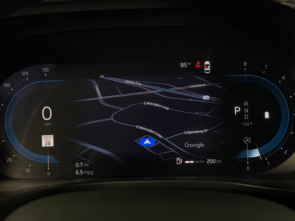 Used 2025 Volvo XC40 B5 Plus image 14