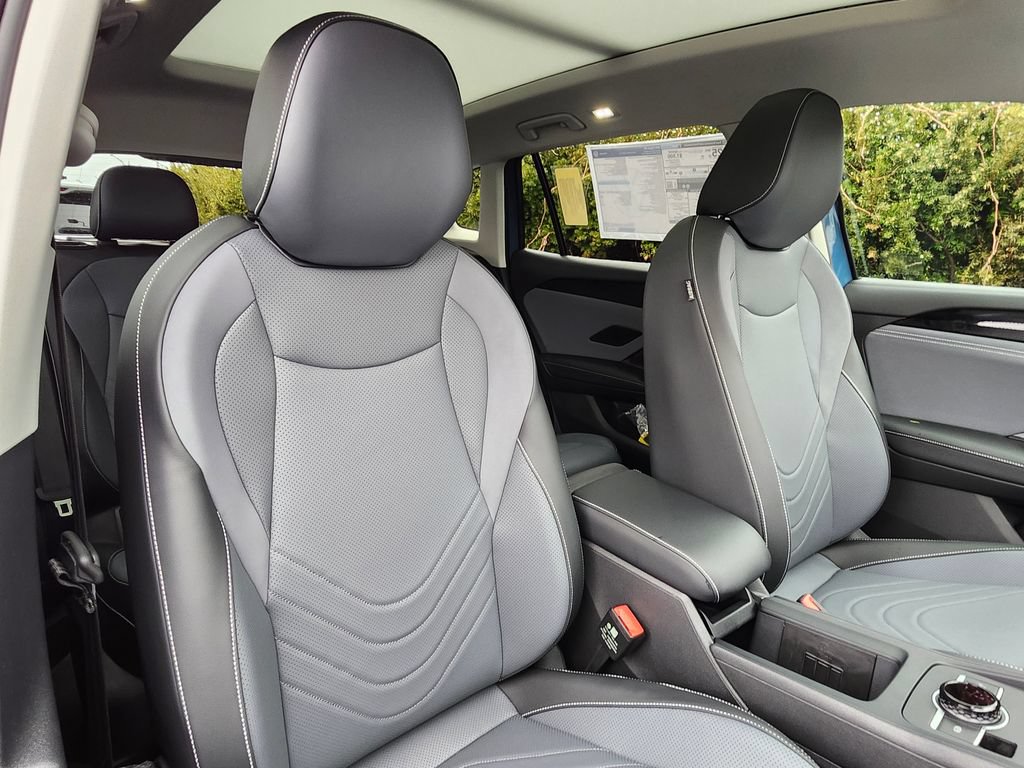 New 2026 Volkswagen Tiguan SE AWD/4WD image 11