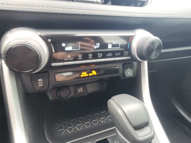 Used 2024 Toyota RAV4 LE AWD/4WD image 32