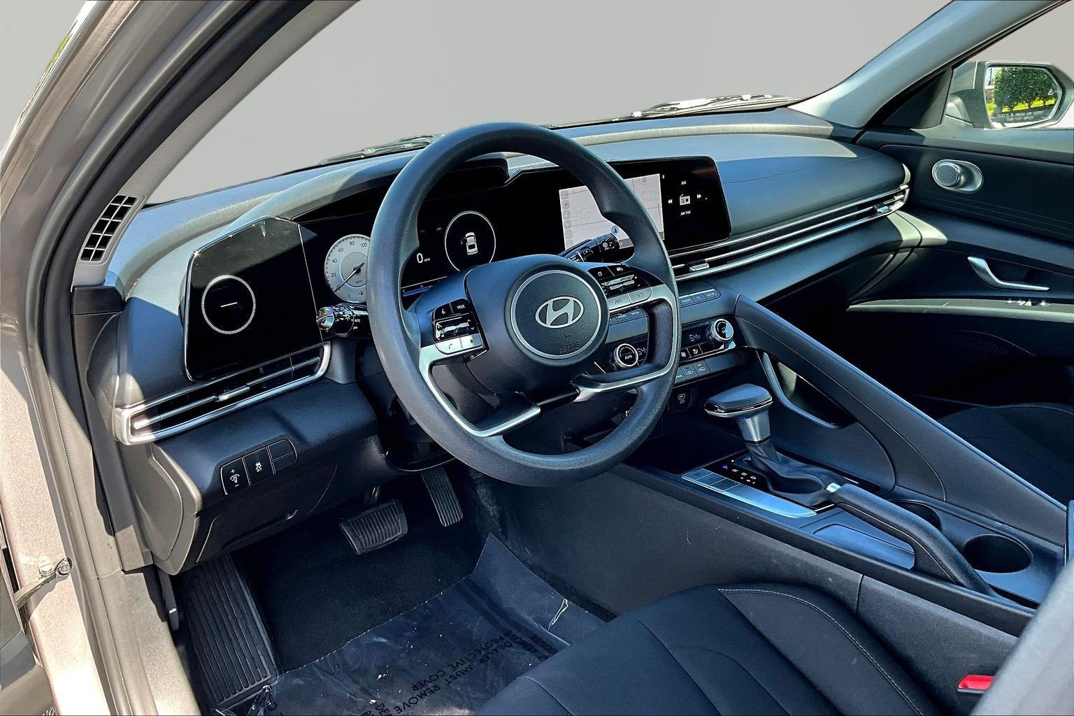 Used 2024 Hyundai Elantra SEL FWD image 16