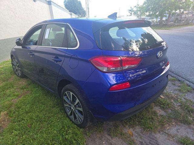 Used 2020 Hyundai Elantra GT w/ Style Package 02 FWD image 5