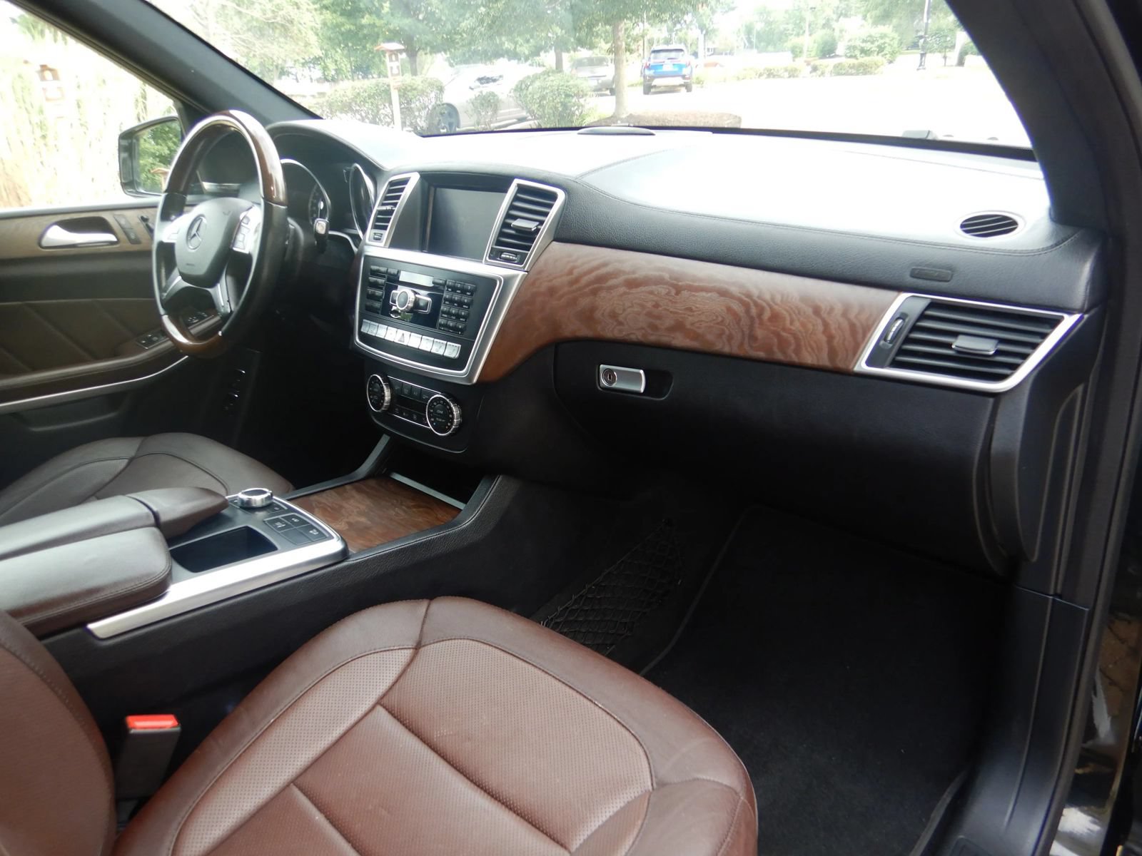Used 2015 Mercedes-Benz GL 550 4MATIC image 19