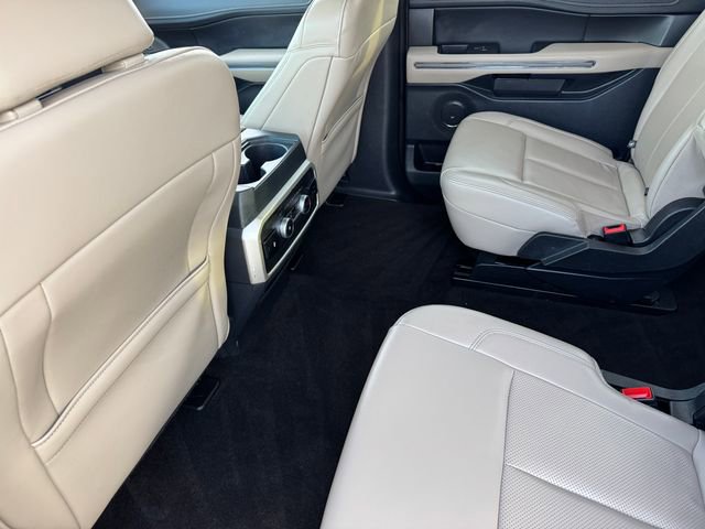 Used 2022 Ford Expedition Max XLT image 17