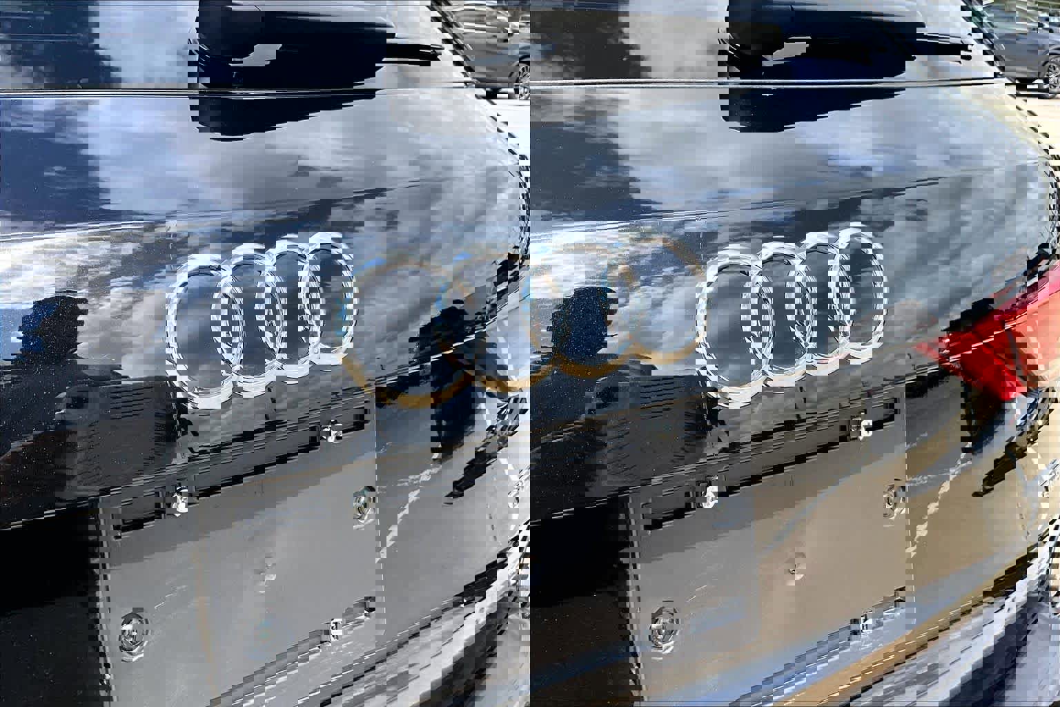 Used 2024 Audi Q3 2.0T Premium image 31