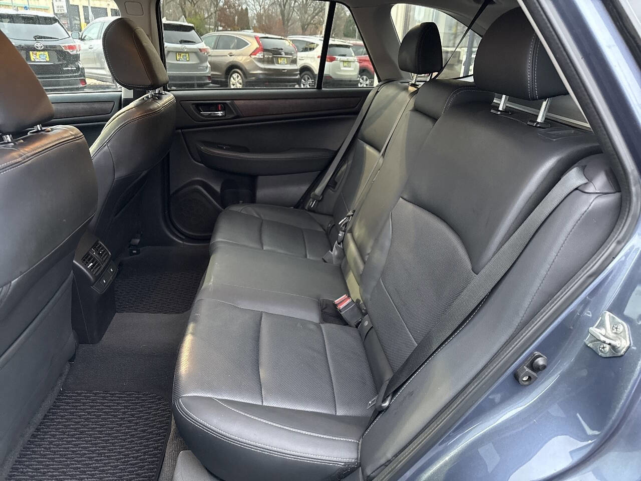 Used 2016 Subaru Outback 2.5i Limited image 10