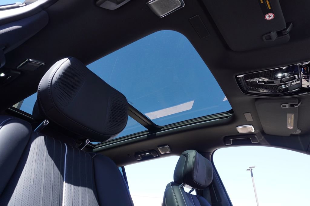 New 2026 Cadillac Vistiq Luxury AWD/4WD image 14