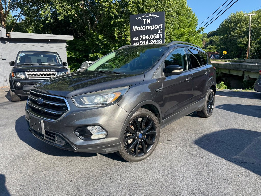 Used 2017 Ford Escape Titanium image 4