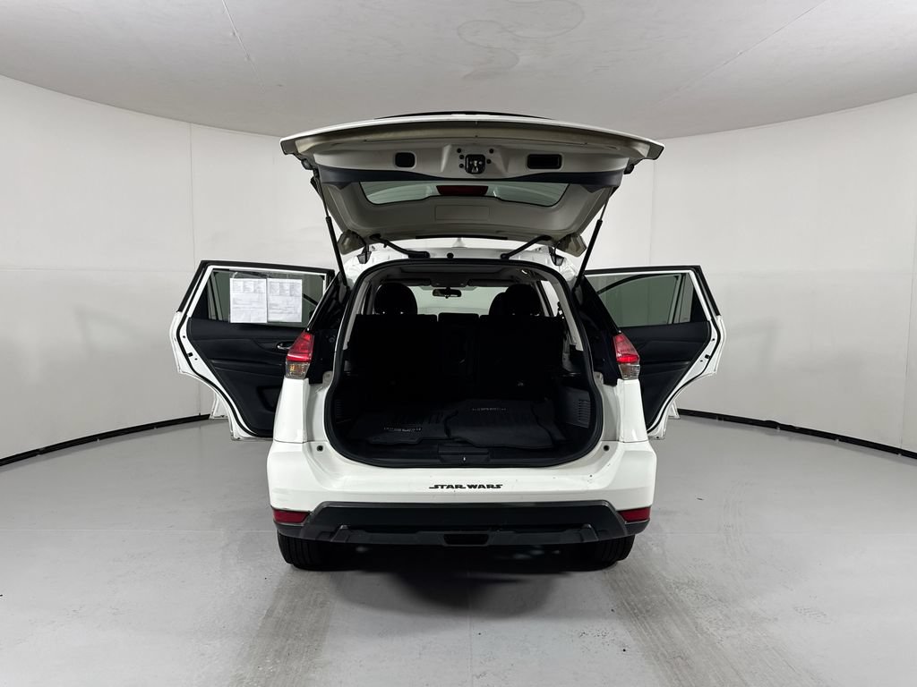 Used 2017 Nissan Rogue SV AWD/4WD image 27
