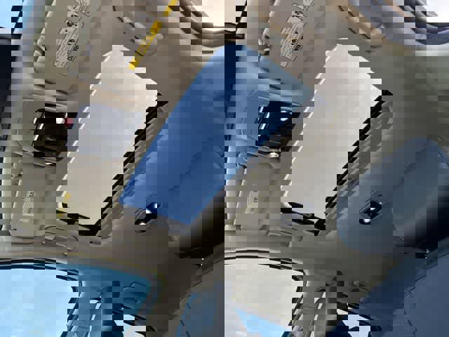 Used 2023 Kia Niro SX image 16