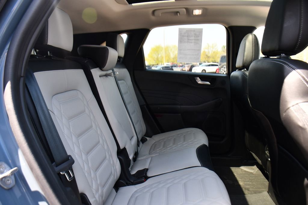 Used 2023 Ford Escape Platinum w/ Premium Technology Package AWD/4WD image 18