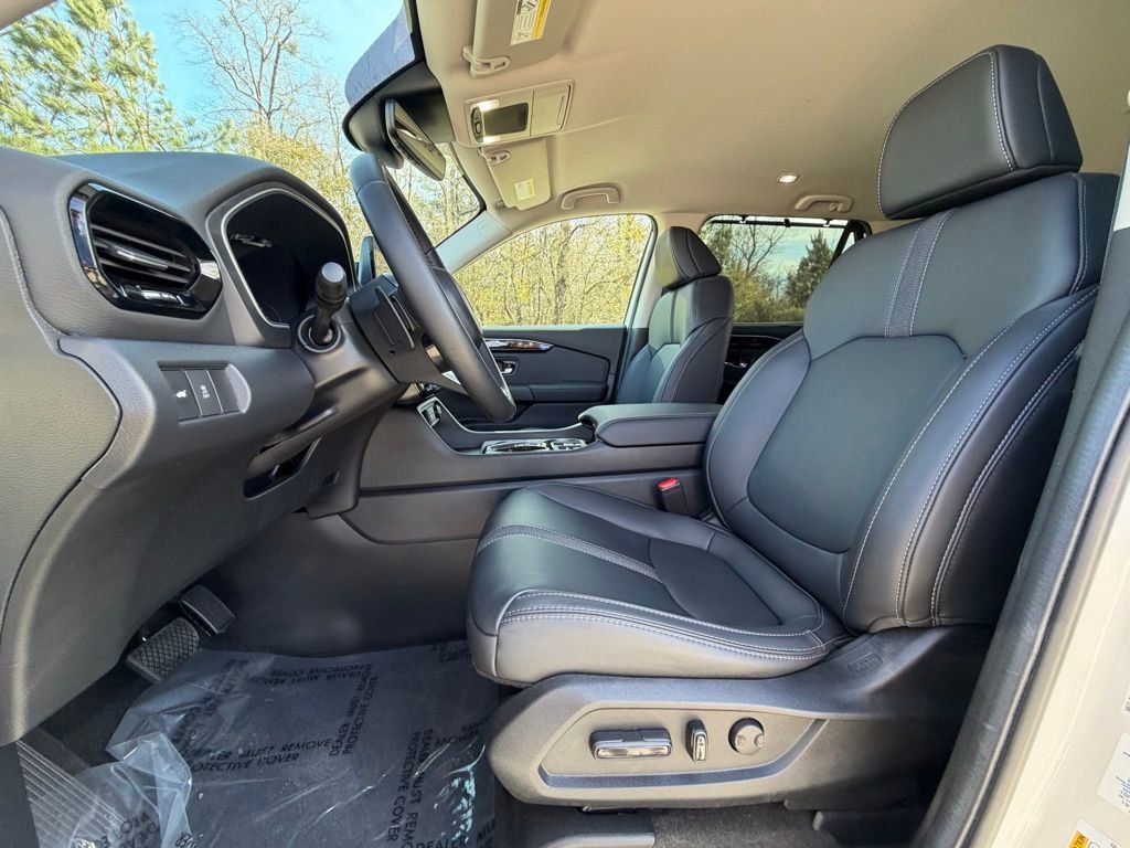 Used 2025 Honda Pilot EX-L image 18