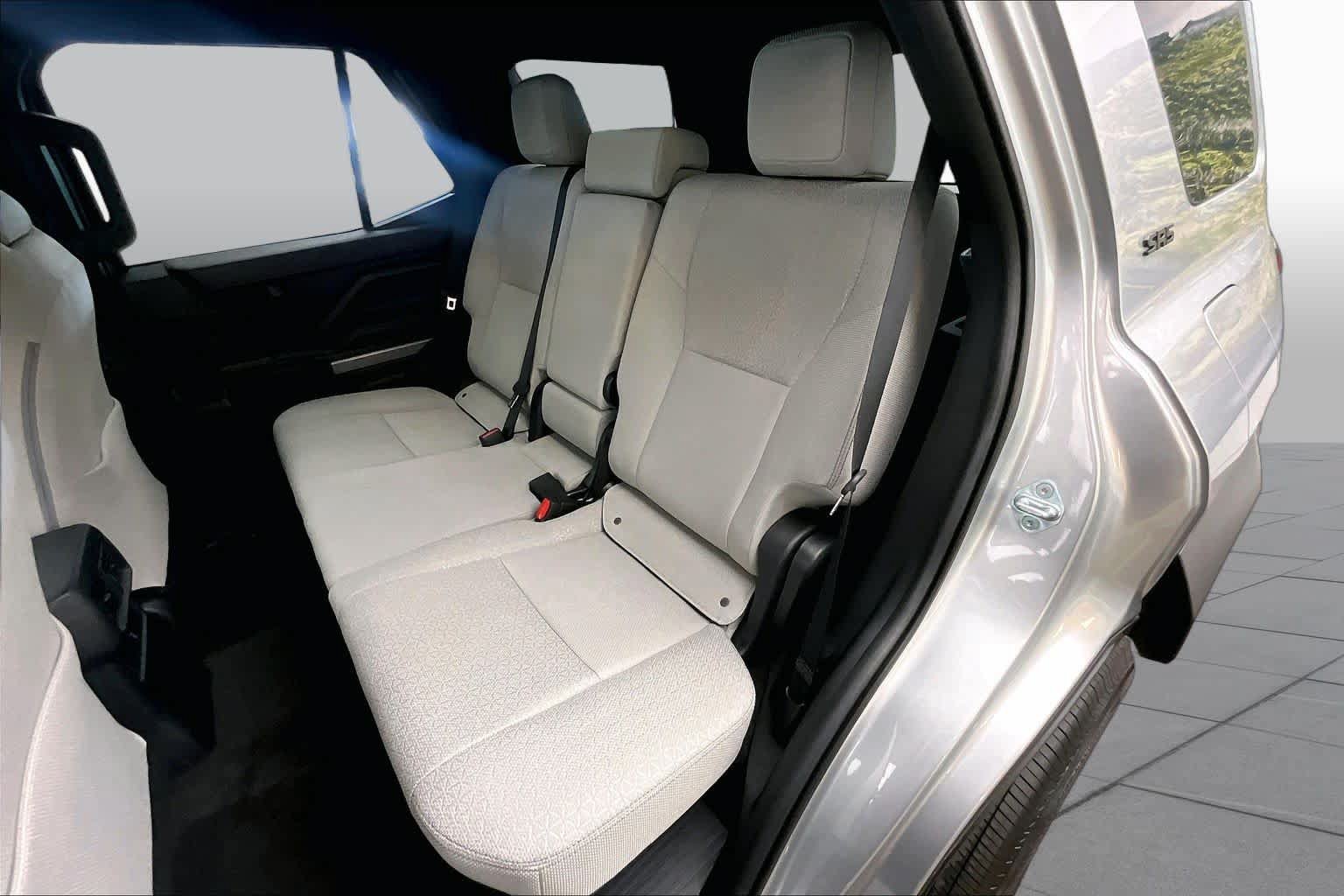 Used 2025 Toyota 4Runner SR5 RWD image 19