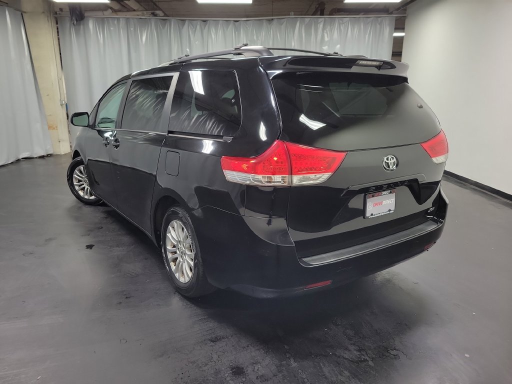 Used 2013 Toyota Sienna XLE FWD image 6