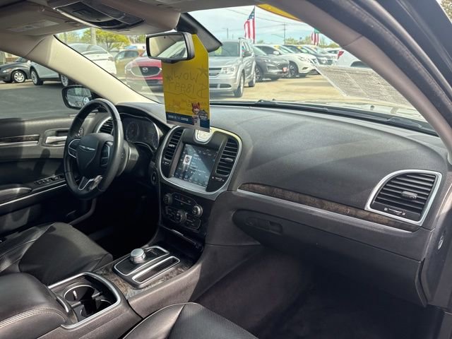 Used 2018 Chrysler 300 Limited RWD image 20