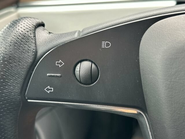 Used 2022 Tesla Model S AWD/4WD image 30