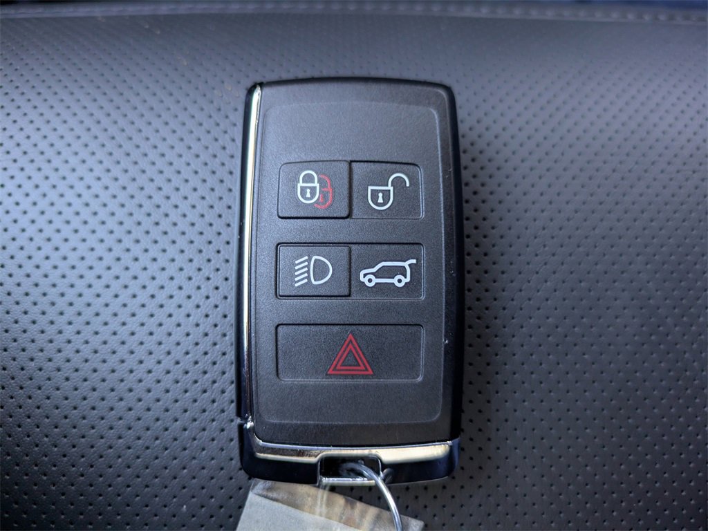 Used 2025 Land Rover Range Rover Sport Dynamic SE image 33