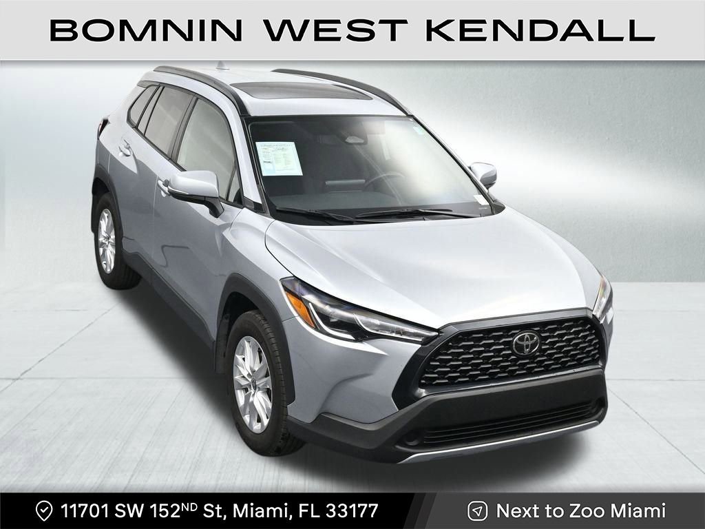 Used 2024 Toyota Corolla Cross LE image 19