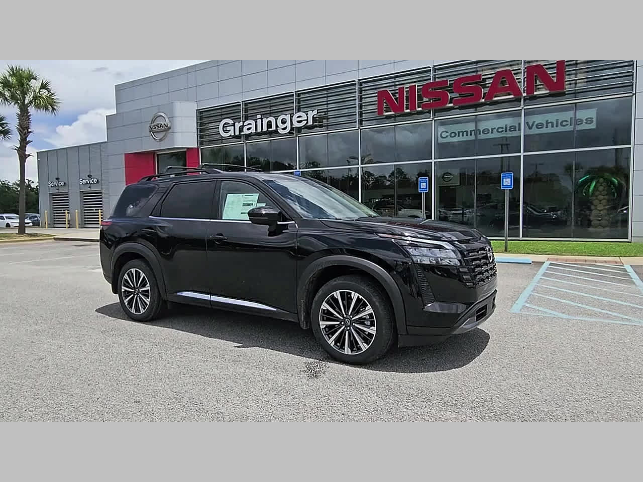 New 2026 Nissan Pathfinder Platinum FWD image 16
