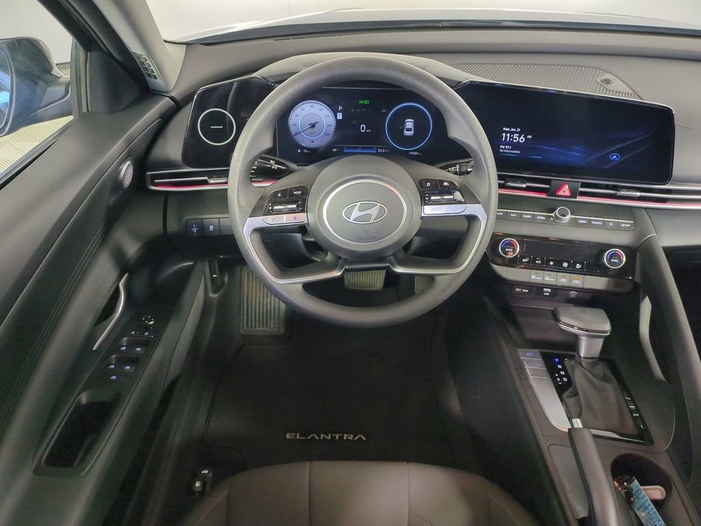 Certified 2024 Hyundai Elantra SEL image 17