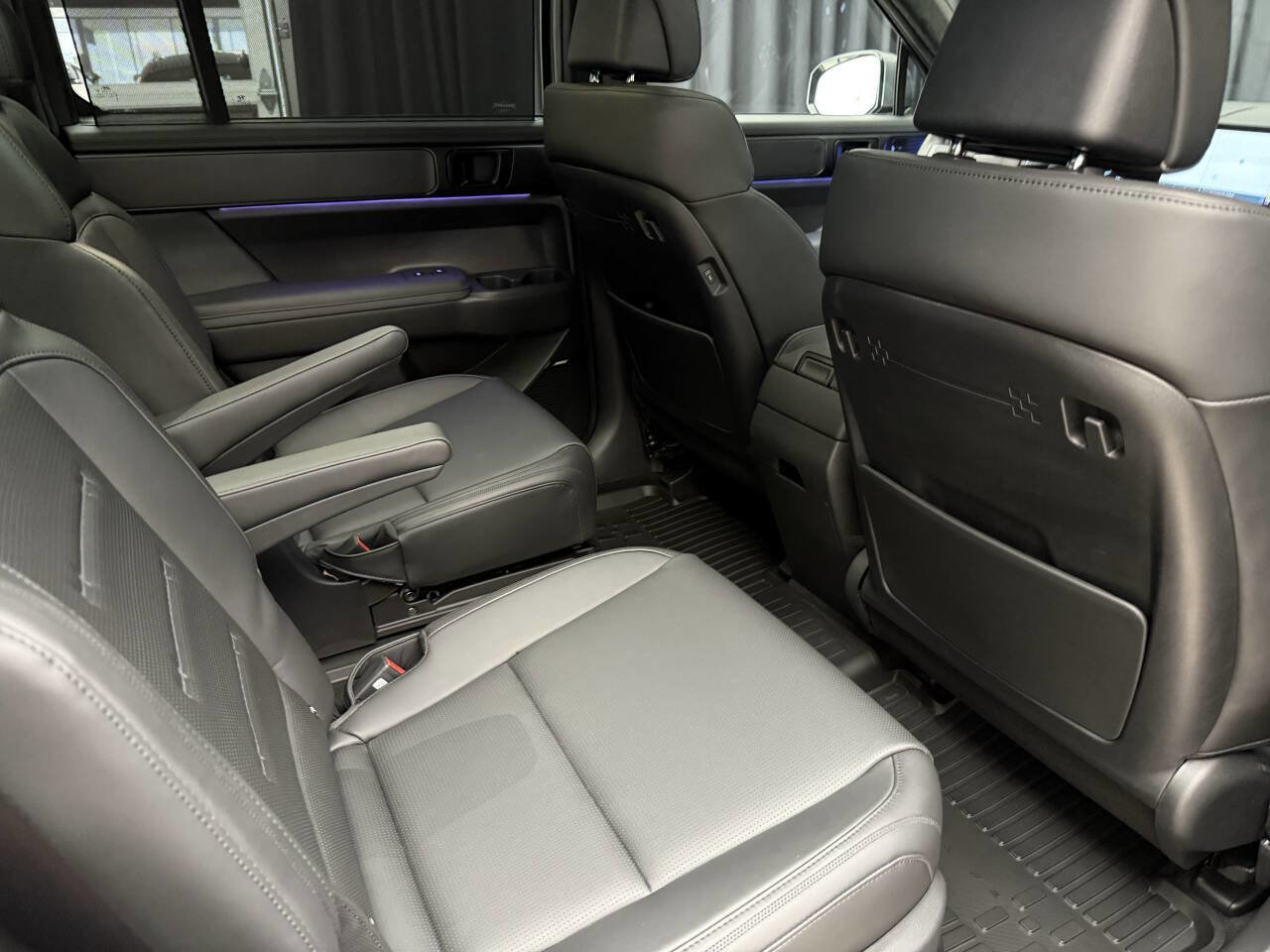 Used 2024 Hyundai Santa Fe Calligraphy image 32
