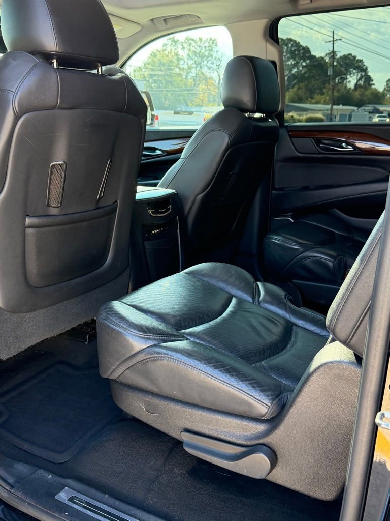 Used 2016 Cadillac Escalade ESV Luxury image 12