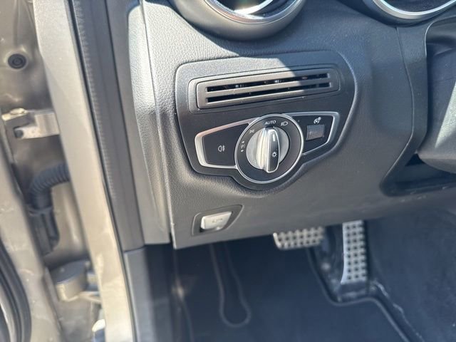 Used 2021 Mercedes-Benz GLC 300 4MATIC image 13