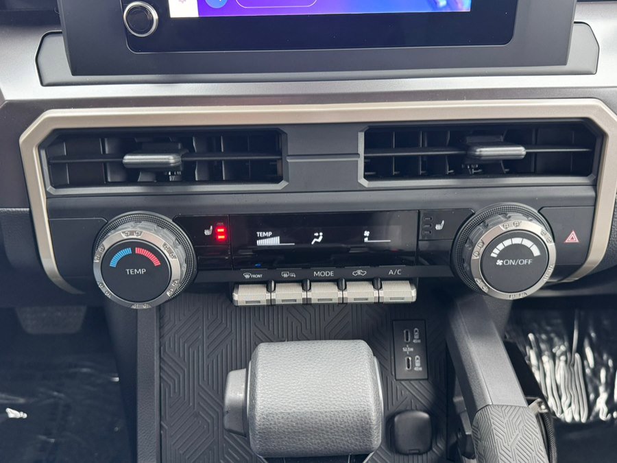 Used 2025 Toyota Tacoma SR5 image 32