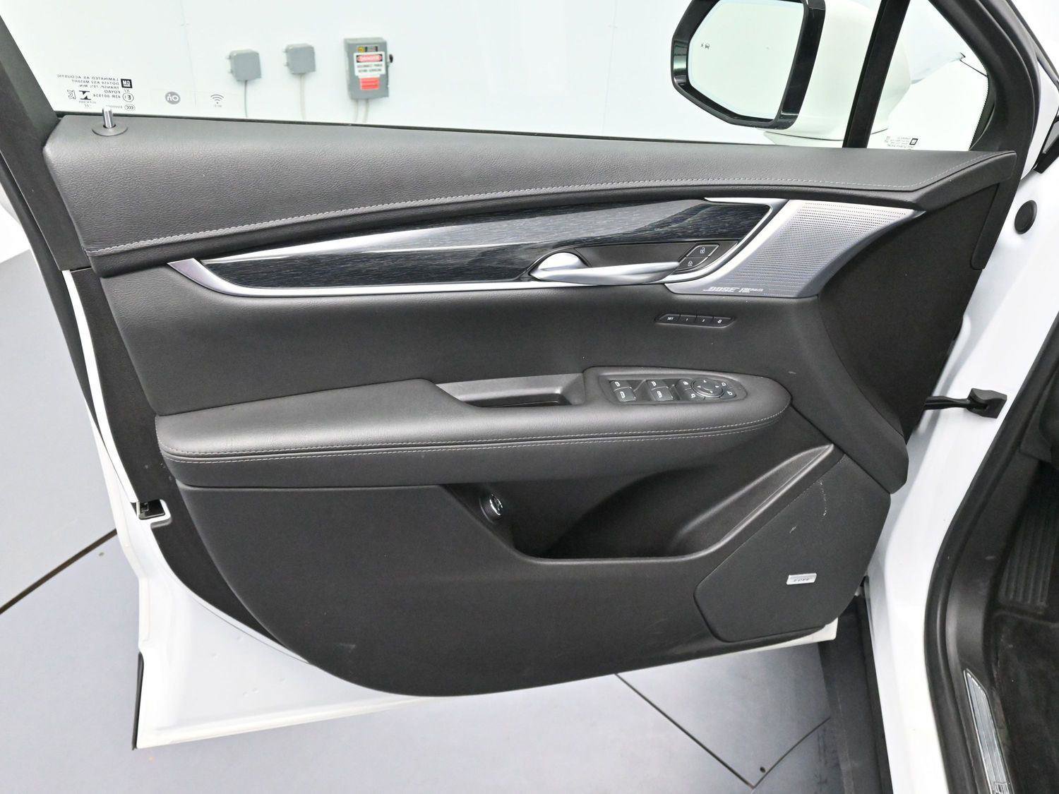 Certified 2023 Cadillac XT5 Premium Luxury image 8