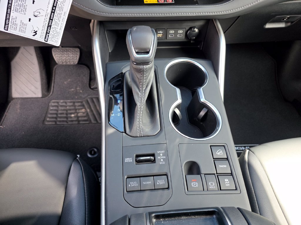 Certified 2026 Toyota Highlander XLE AWD/4WD image 29