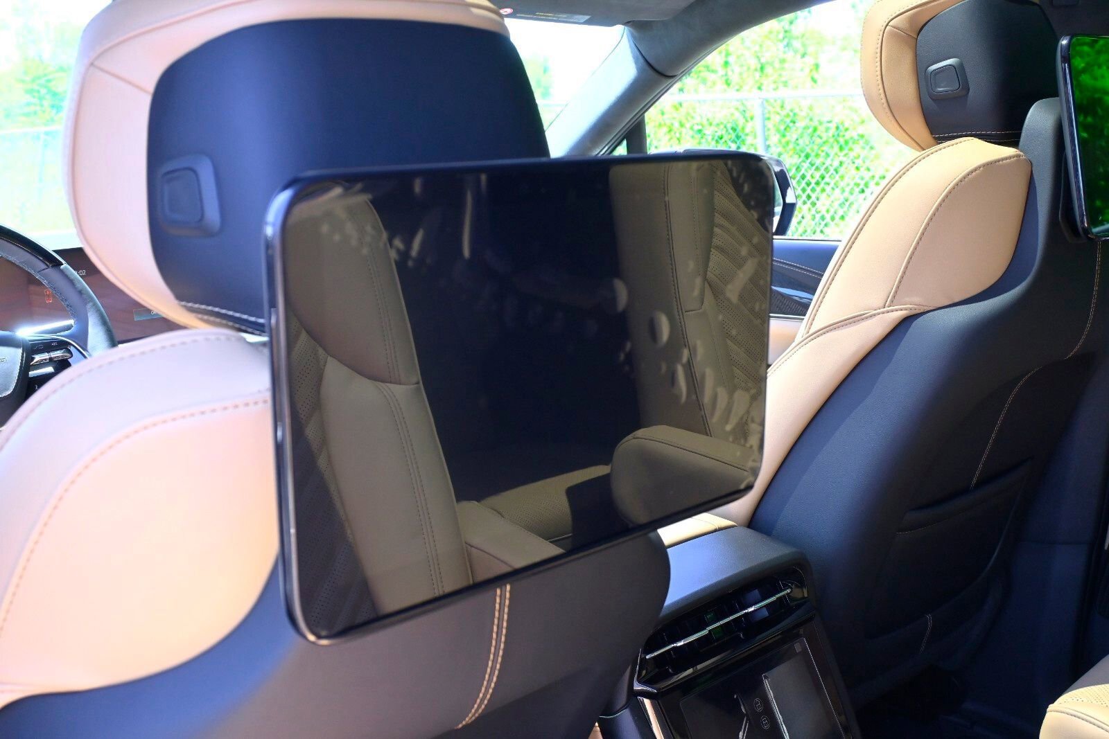 New 2025 Cadillac Escalade IQ Luxury 2 image 31