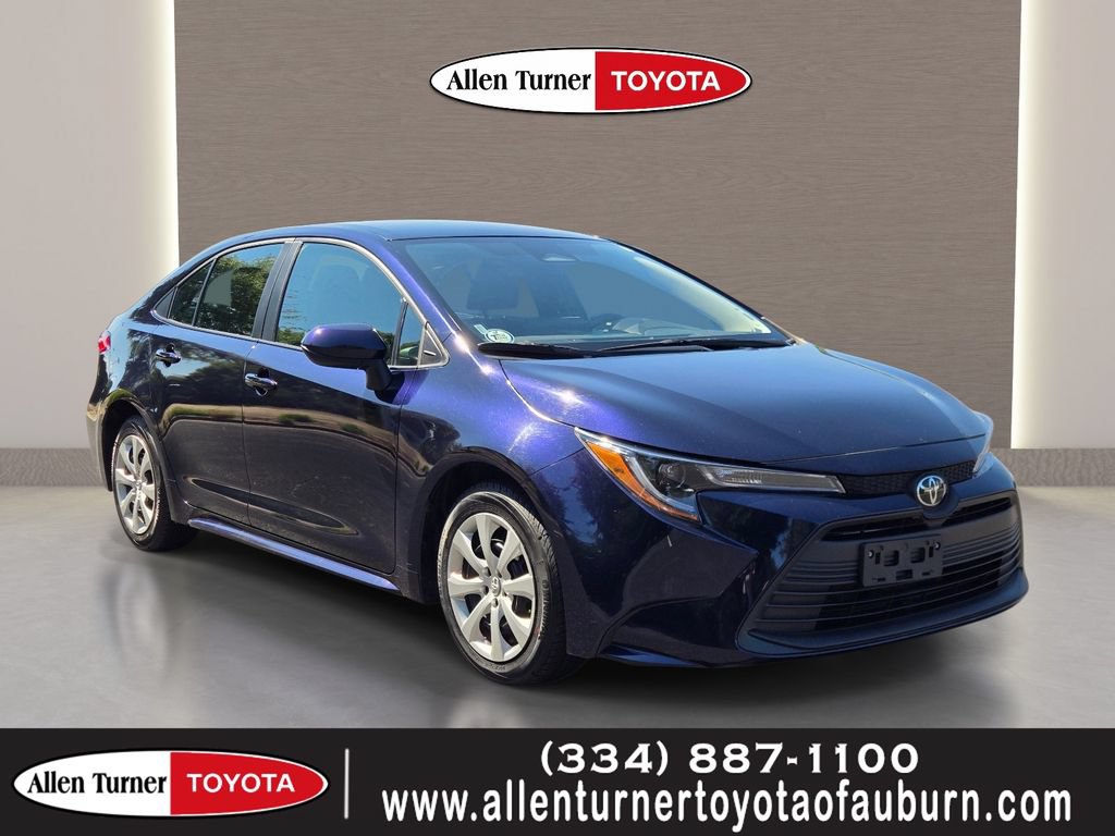 Used 2025 Toyota Corolla LE FWD image 1