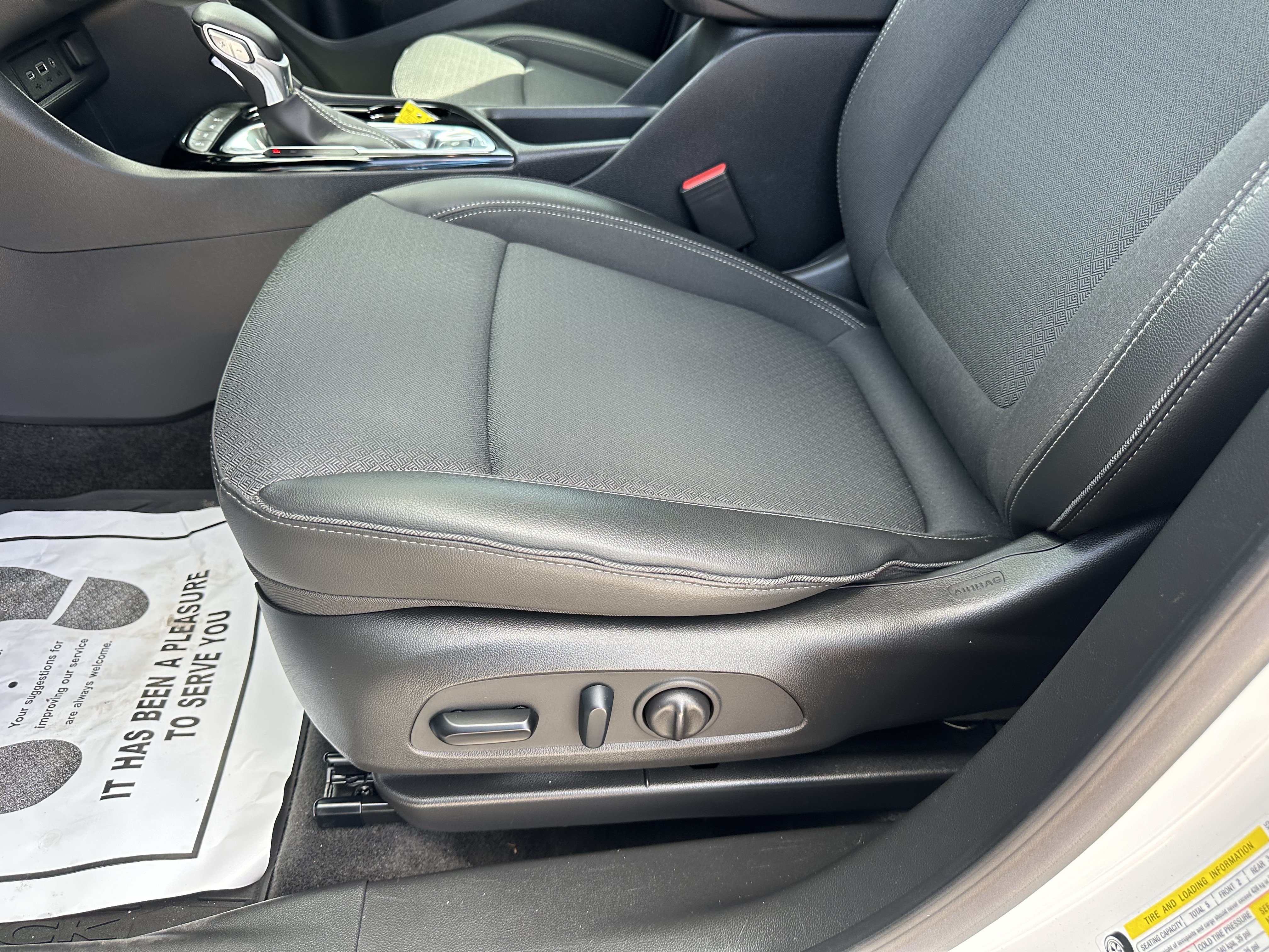 Certified 2023 Buick Encore GX Preferred w/ Cold Weather Comfort Package AWD/4WD image 21