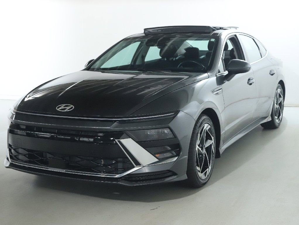 Used 2024 Hyundai Sonata SEL w/ Convenience Package FWD image 4