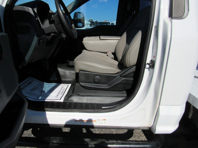 Used 2018 Ford F450 XL w/ XL Value Package image 33