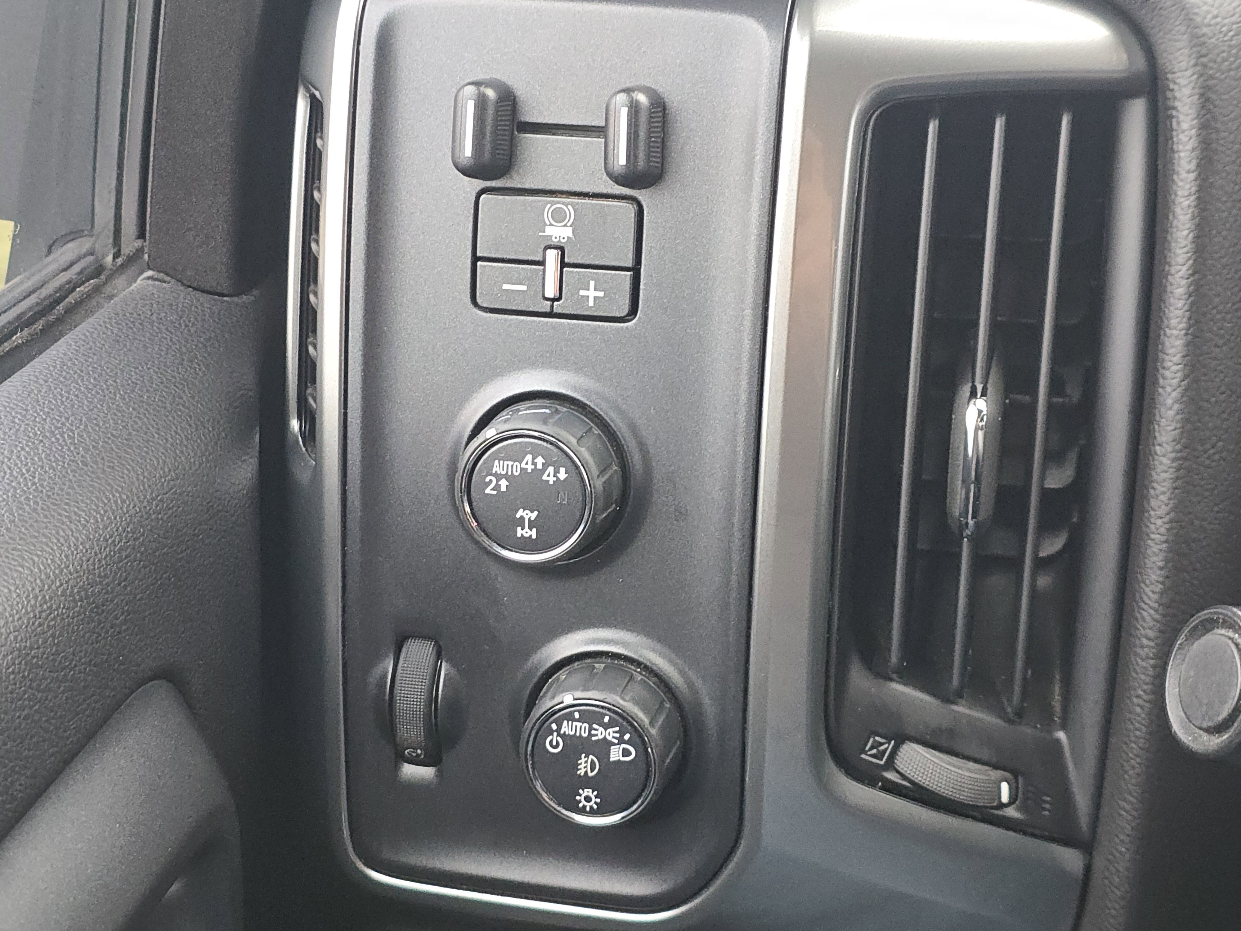 Used 2017 Chevrolet Silverado 1500 LT w/ All Star Edition image 27