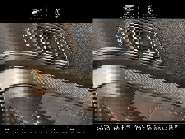 Used 2018 Ford Explorer XLT w/ Equipment Group 202A image 25