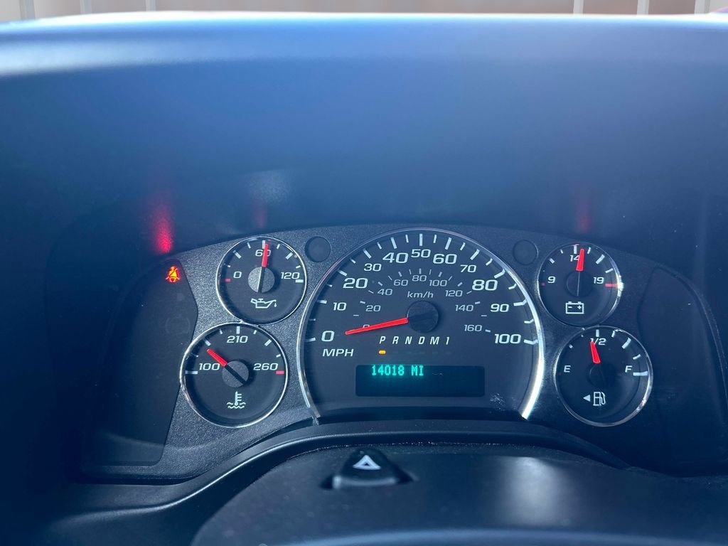 Used 2024 Chevrolet Express 2500 w/ Driver Convenience Package image 25