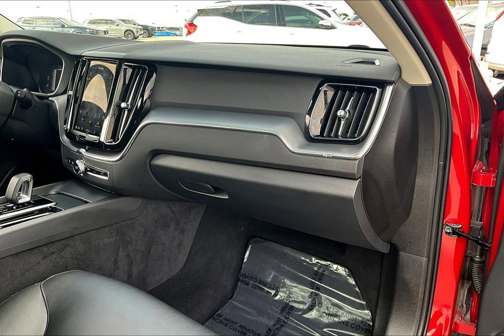 Certified 2024 Volvo XC60 T8 Core w/ Protection Package Premier image 21