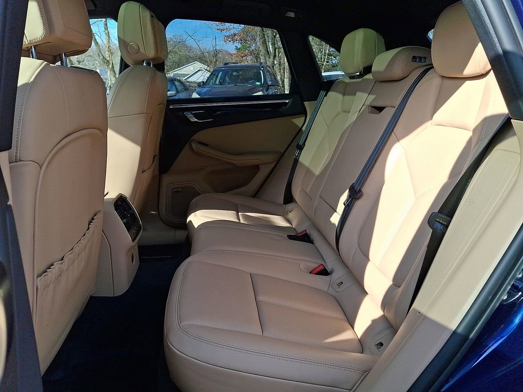 Used 2022 Porsche Macan image 10