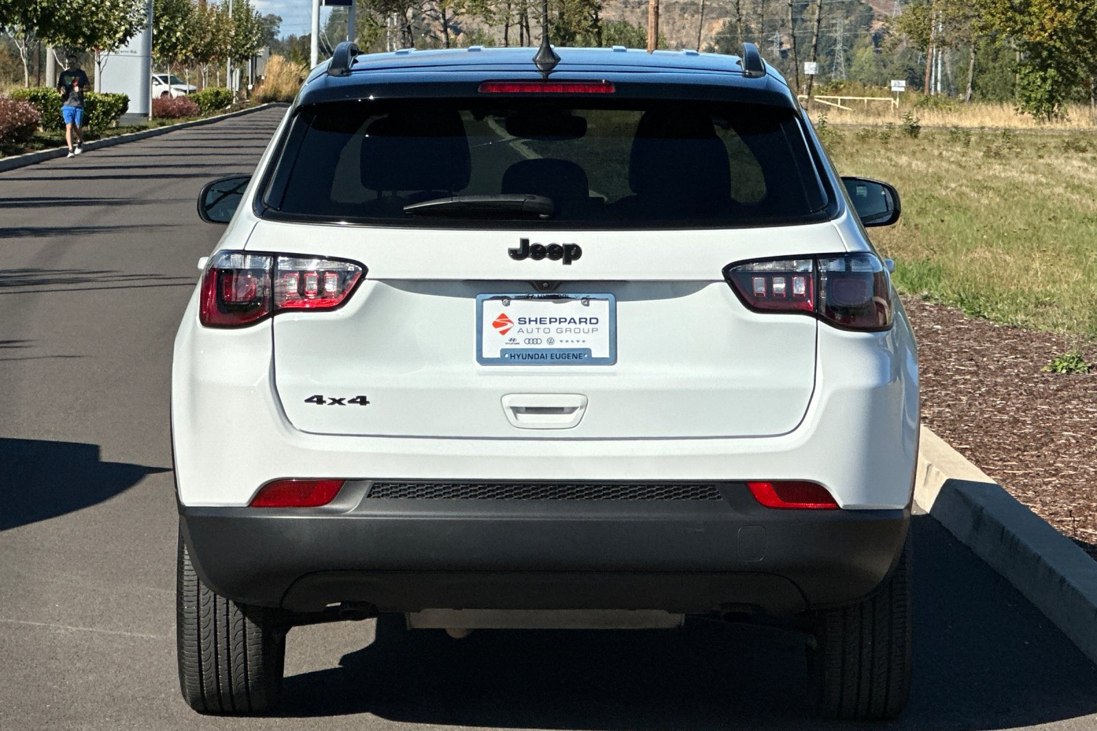 Used 2023 Jeep Compass Latitude AWD/4WD image 4