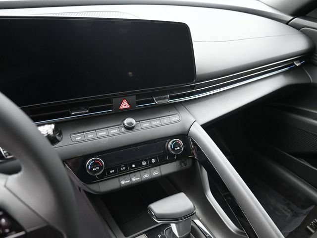 Used 2025 Hyundai Elantra SEL FWD image 20