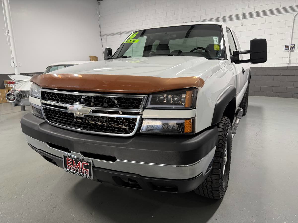 Used 2006 Chevrolet Silverado 2500 LS w/ Skid Plate Package AWD/4WD image 11