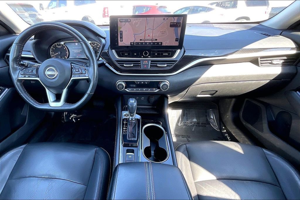 Used 2023 Nissan Altima 2.0 SR FWD image 9