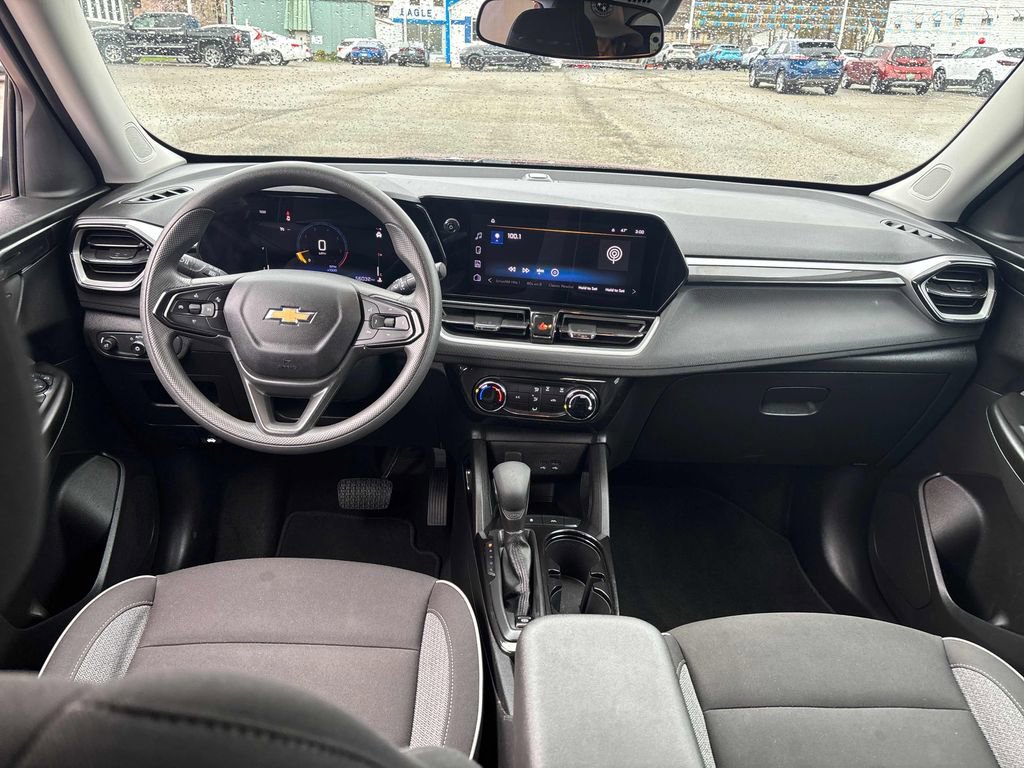 Used 2024 Chevrolet TrailBlazer LT FWD image 21