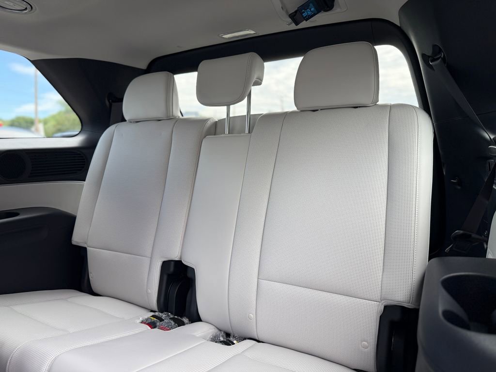 Used 2026 Hyundai Palisade Calligraphy image 8