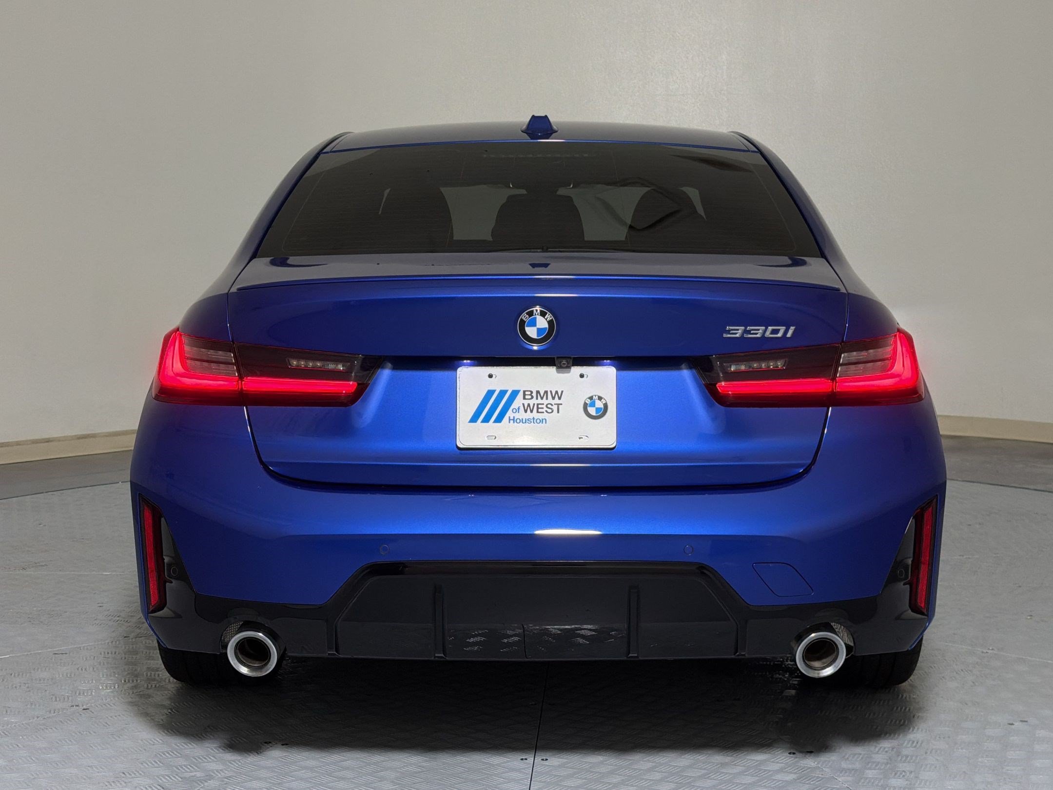 Certified 2023 BMW 330i Sedan w/ M Sport Package RWD image 8