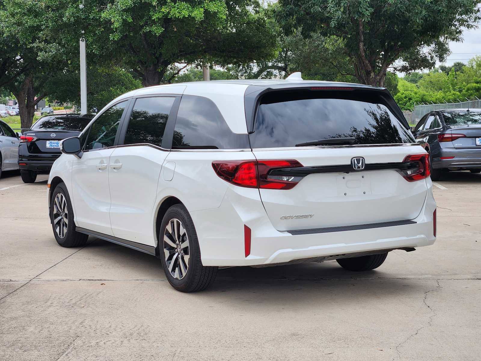 Certified 2025 Honda Odyssey EX-L image 5