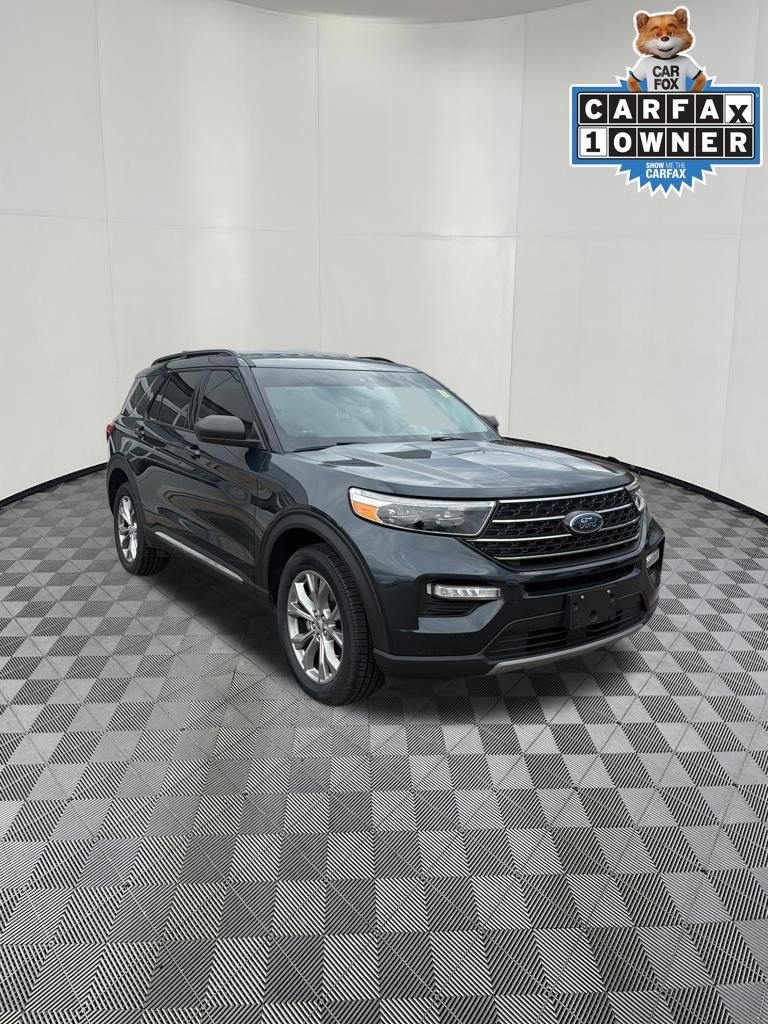 Used 2022 Ford Explorer XLT w/ Equipment Group 202A image 3